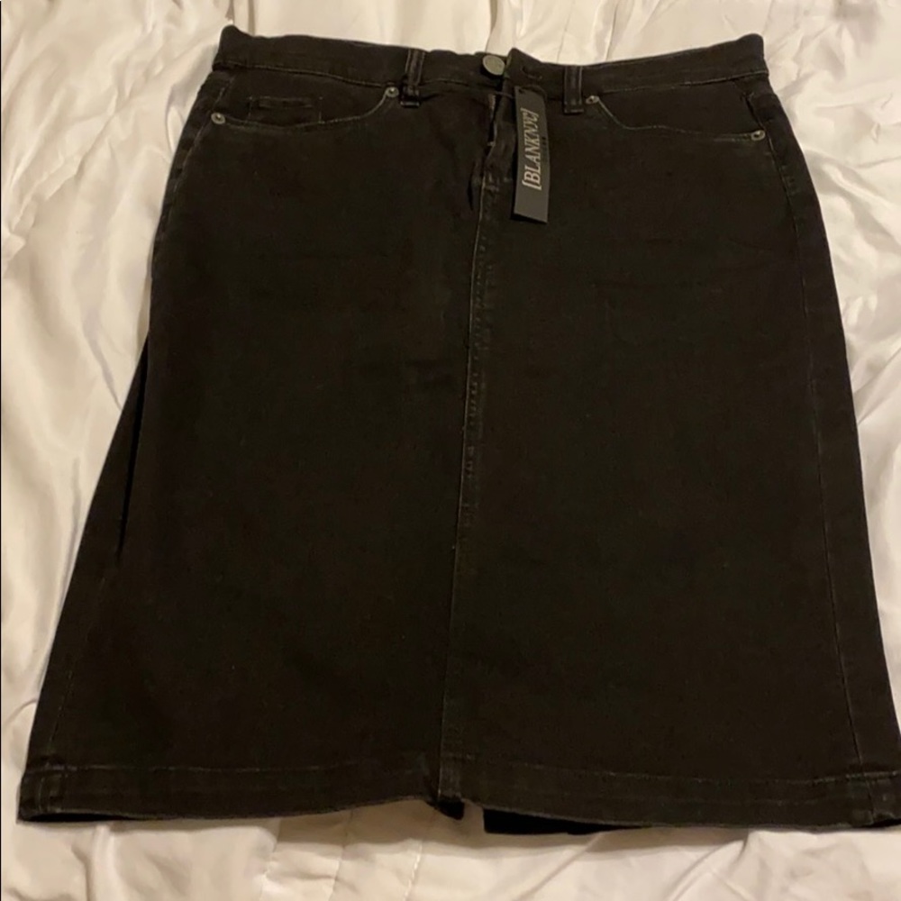 Black Midi skirt